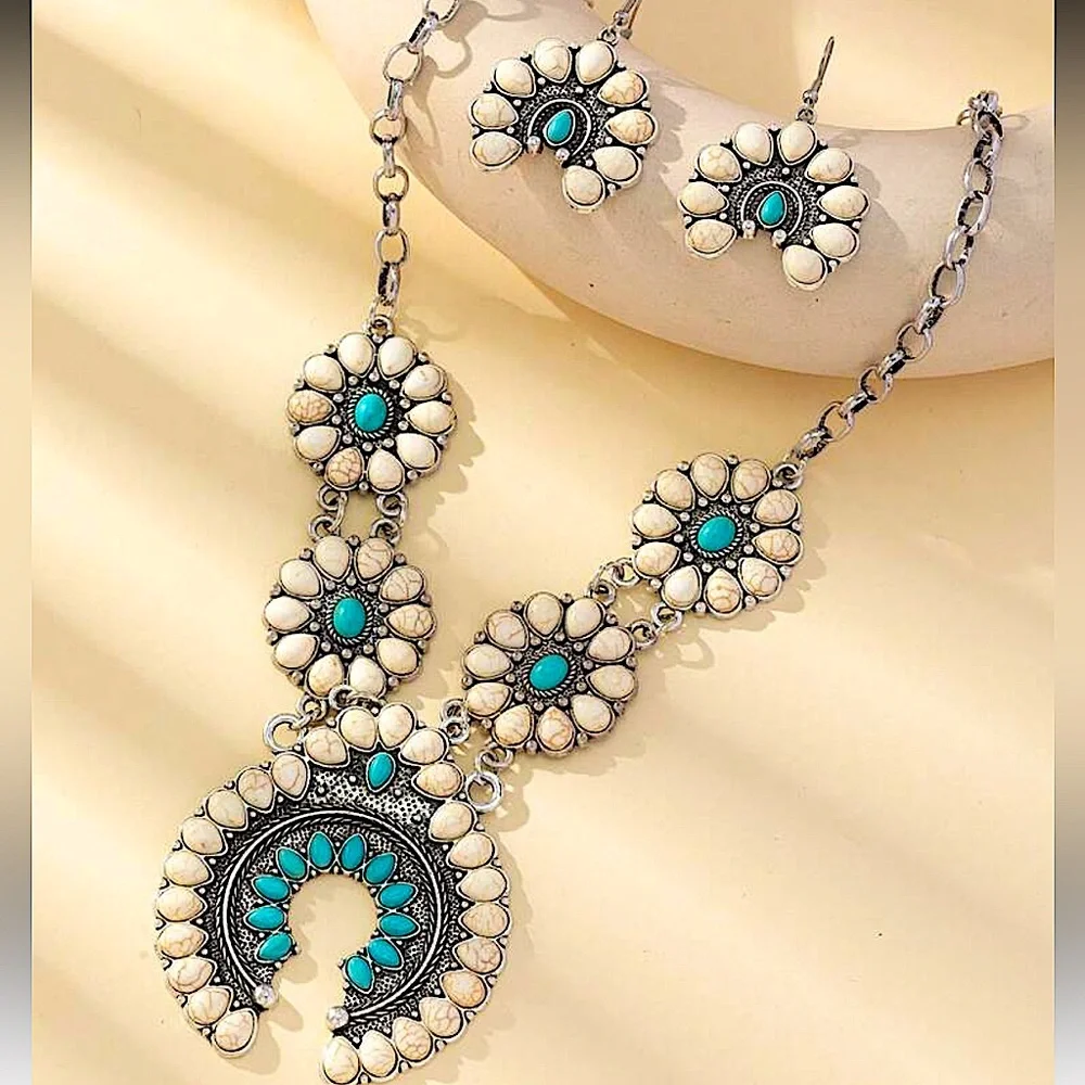 Boho Squash Blossom Turquoise Necklace, Navajo Necklace ,Squash Vintage - Picture 2 of 3
